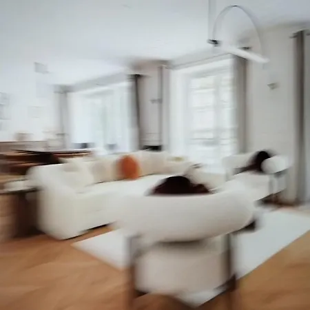Bright And Sapcious 3-room Париж