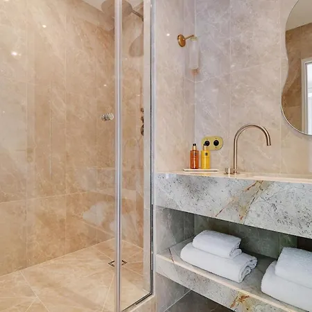 Bright And Sapcious 3-room Париж