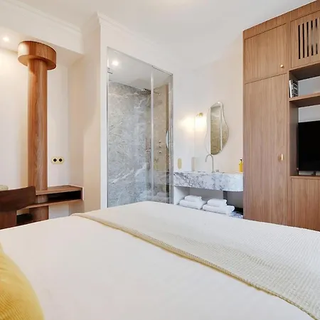 Bright And Sapcious 3-room Апартаменты