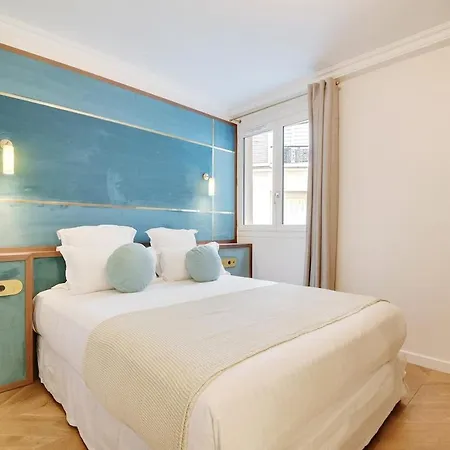 Апартаменты Bright And Sapcious 3-room *