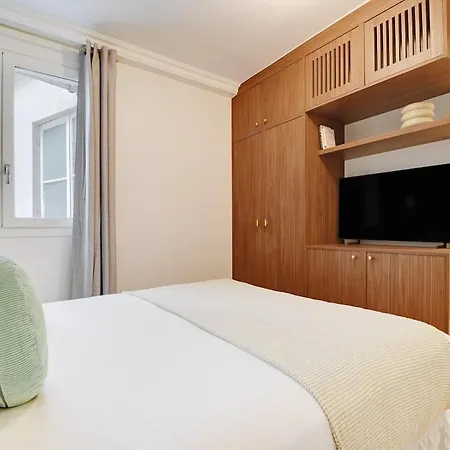 Bright And Sapcious 3-room Апартаменты Париж