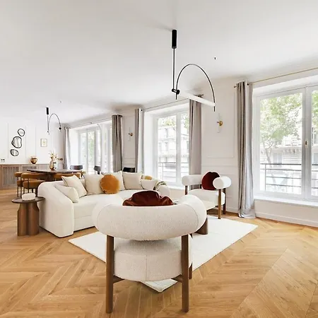 Bright And Sapcious 3-room *