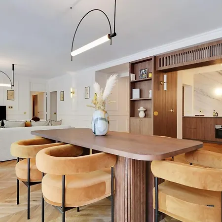 Bright And Sapcious 3-room Апартаменты Париж